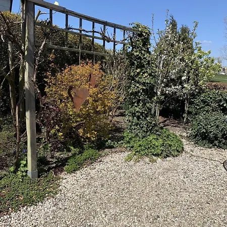 Ferienhaus In Mit Garten Und Terrasse Holiday home *